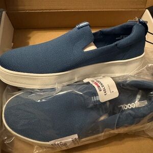 32 Degrees Blue Loafers